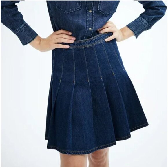 H&M Dresses & Skirts - HM Pleated Dark Blue Denim Skirt Size 4